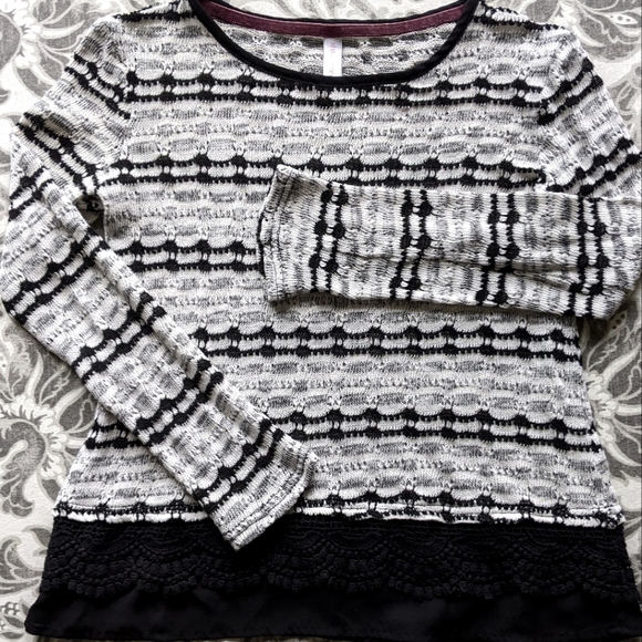 Xhilaration Layered Knit/Crochet Top - Picture 4 of 16